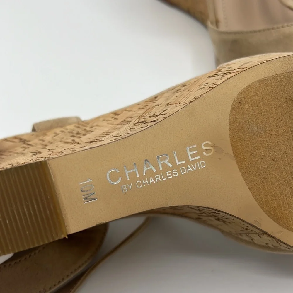 CHARLES BY CHARLES DAVID BEIGE 10M WEDGE HEELS